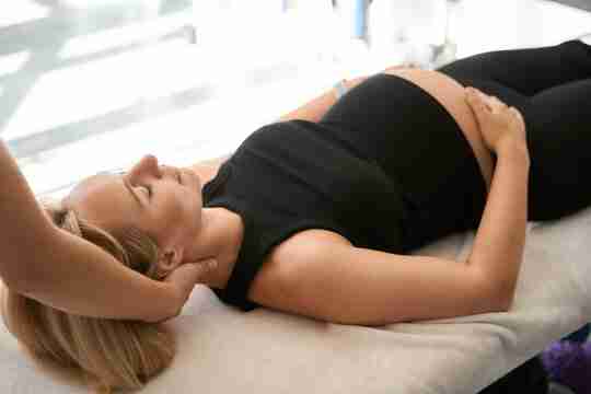 Chriopractor providing pregnancy care